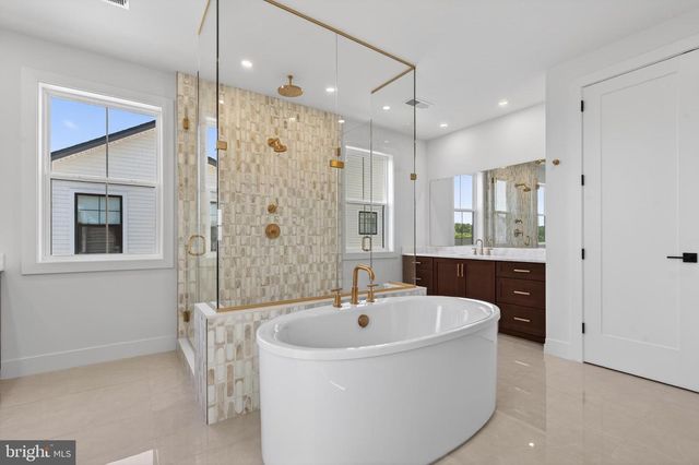 861 N MANCHESTER ST, Arlington, VA 22205