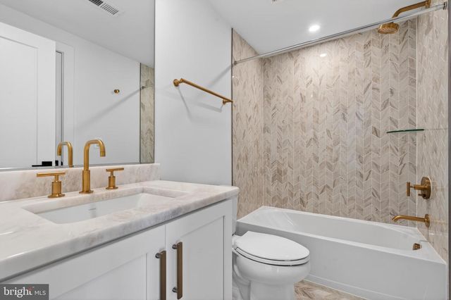 861 N MANCHESTER ST, Arlington, VA 22205