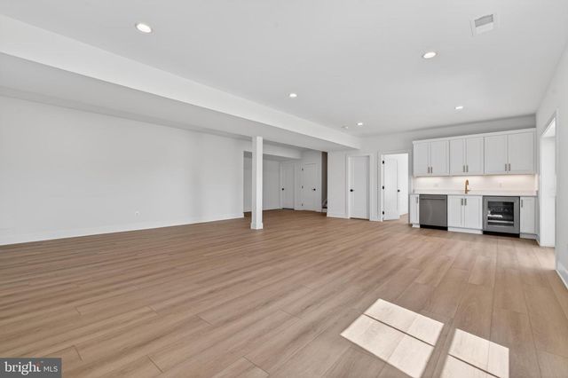 861 N MANCHESTER ST, Arlington, VA 22205