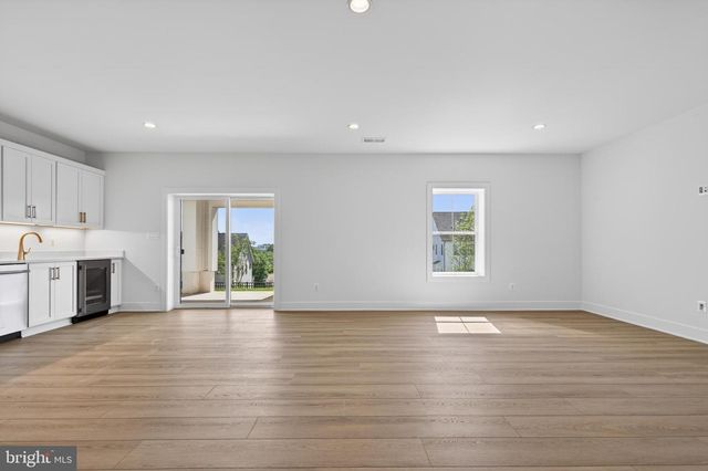 861 N MANCHESTER ST, Arlington, VA 22205