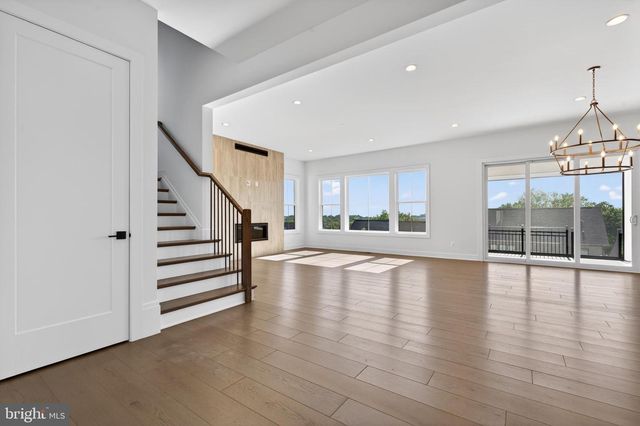 861 N MANCHESTER ST, Arlington, VA 22205