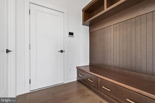 861 N MANCHESTER ST, Arlington, VA 22205