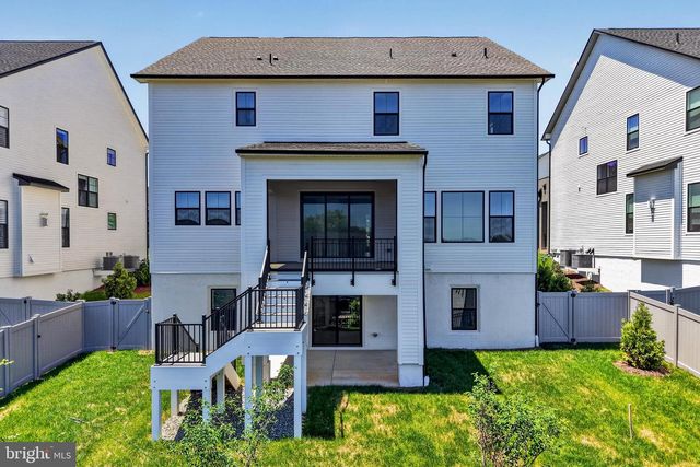 861 N MANCHESTER ST, Arlington, VA 22205