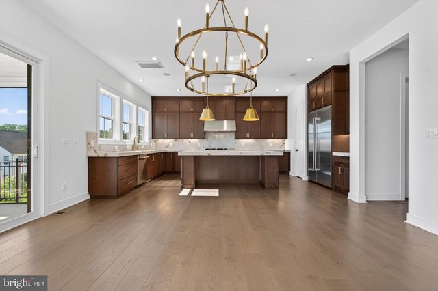 861 N MANCHESTER ST, Arlington, VA 22205