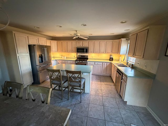 2840 Laura Lynn Lane, Newburgh, IN 47630