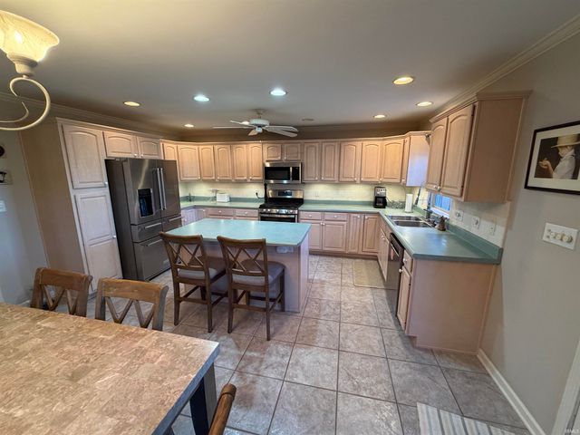 2840 Laura Lynn Lane, Newburgh, IN 47630