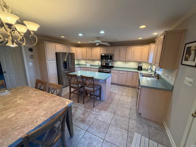 2840 Laura Lynn Lane, Newburgh, IN 47630