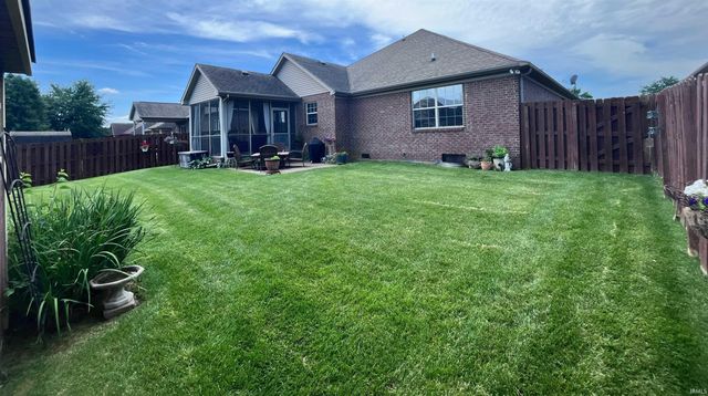 2840 Laura Lynn Lane, Newburgh, IN 47630