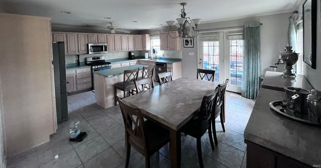 2840 Laura Lynn Lane, Newburgh, IN 47630