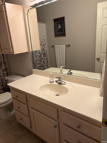 2840 Laura Lynn Lane, Newburgh, IN 47630