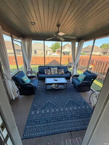 2840 Laura Lynn Lane, Newburgh, IN 47630