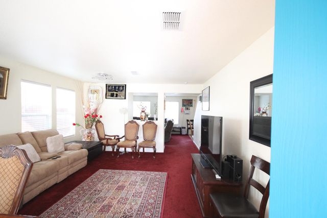 2923 Logansport Way, Sacramento, CA 95835