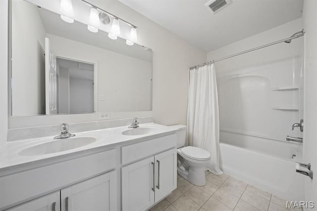 4100 Marais Temps Clair Drive, St Charles, MO 63301