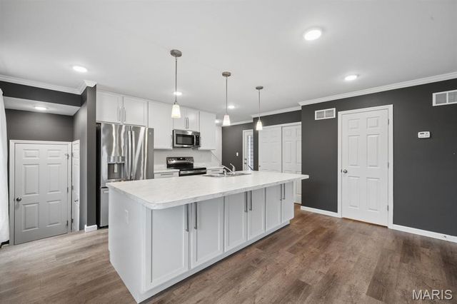 4100 Marais Temps Clair Drive, St Charles, MO 63301