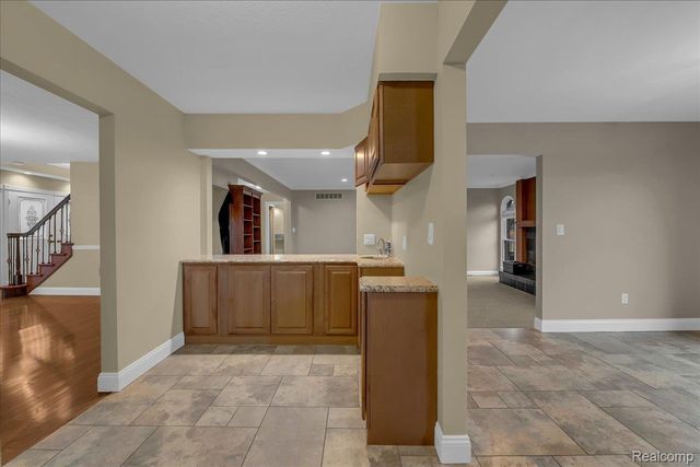 18676 Country Club Circle, Riverview, MI 48193