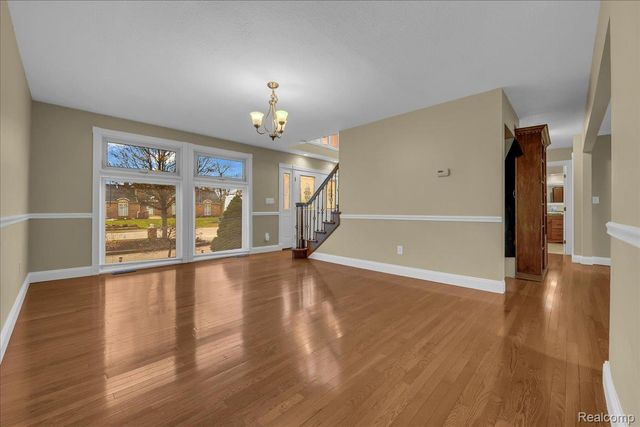 18676 Country Club Circle, Riverview, MI 48193