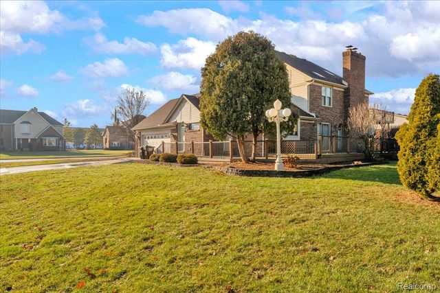 18676 Country Club Circle, Riverview, MI 48193