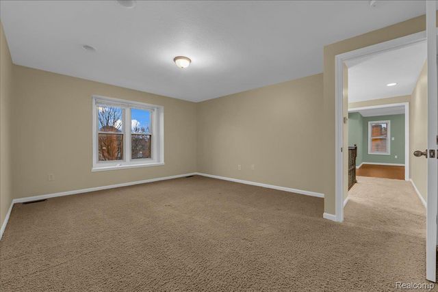 18676 Country Club Circle, Riverview, MI 48193