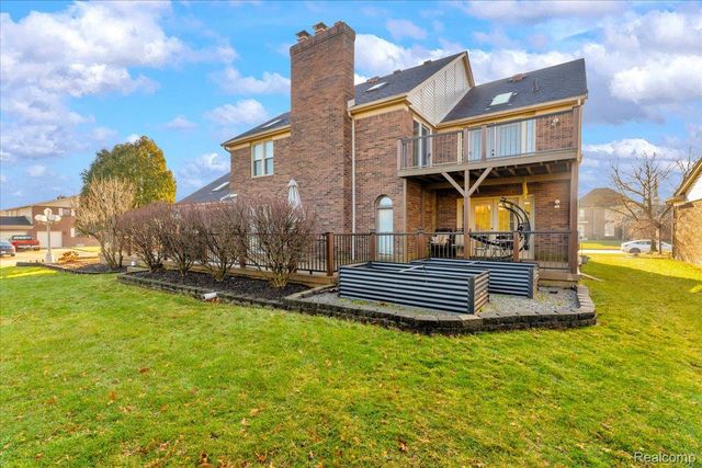 18676 Country Club Circle, Riverview, MI 48193