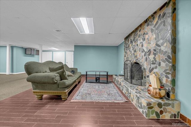 18676 Country Club Circle, Riverview, MI 48193