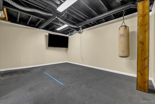 18676 Country Club Circle, Riverview, MI 48193