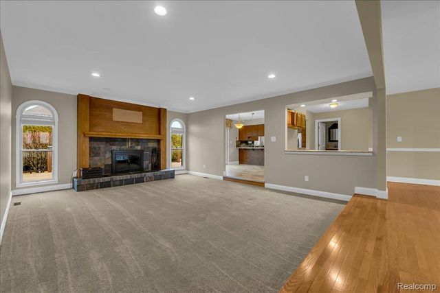 18676 Country Club Circle, Riverview, MI 48193