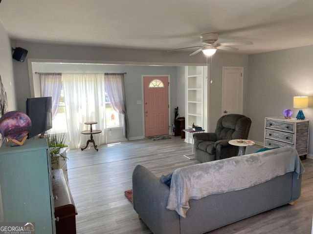 892 Wayland Court SE, Smyrna, GA 30080