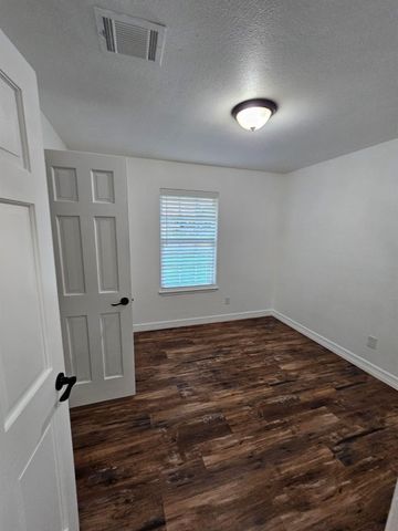 201 Libby Circle W, Willis, TX 77378