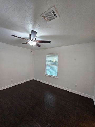 201 Libby Circle W, Willis, TX 77378