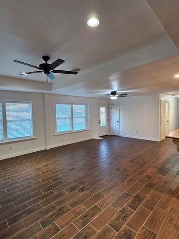 201 Libby Circle W, Willis, TX 77378