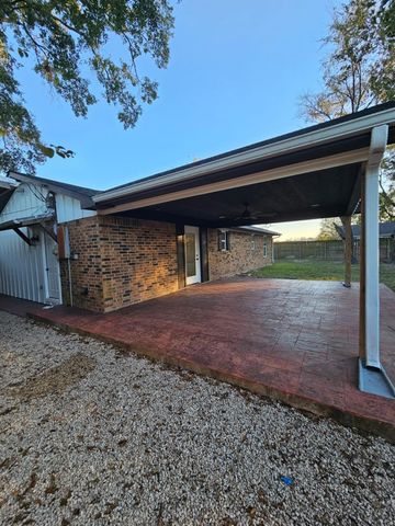 201 Libby Circle W, Willis, TX 77378