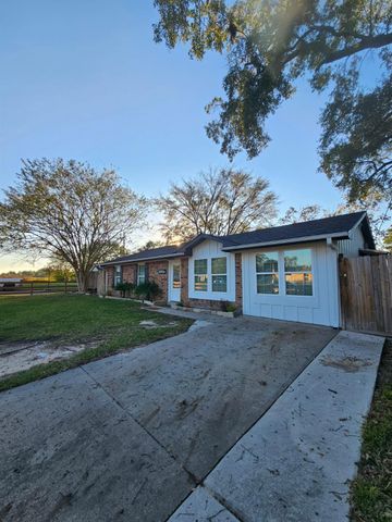 201 Libby Circle W, Willis, TX 77378