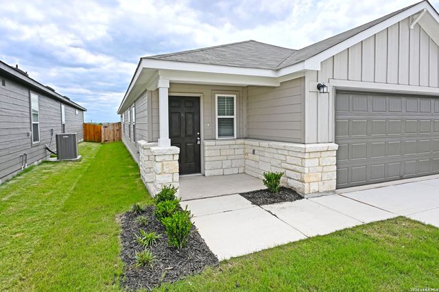 946 BLUEGRASS PT, New Braunfels, TX 78130