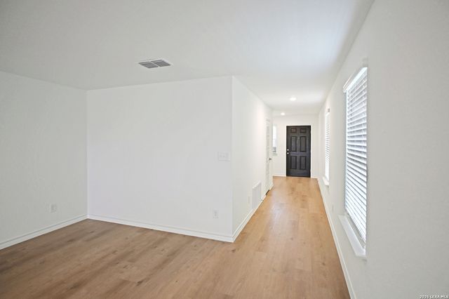 946 BLUEGRASS PT, New Braunfels, TX 78130