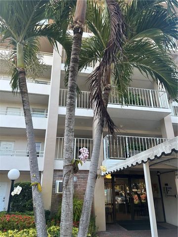3970 OAKS CLUBHOUSE Drive 310, Pompano Beach, FL 33069
