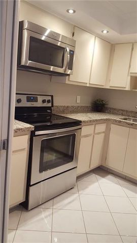 3970 OAKS CLUBHOUSE Drive 310, Pompano Beach, FL 33069