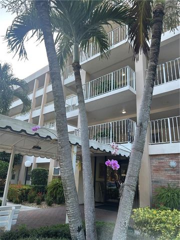 3970 OAKS CLUBHOUSE Drive 310, Pompano Beach, FL 33069