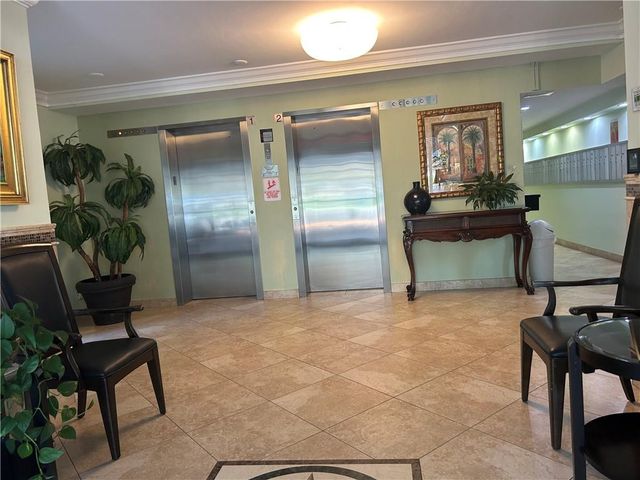 3970 OAKS CLUBHOUSE Drive 310, Pompano Beach, FL 33069