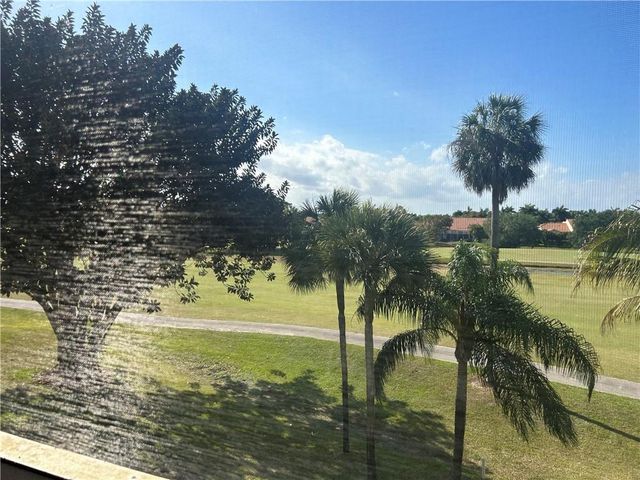 3970 OAKS CLUBHOUSE Drive 310, Pompano Beach, FL 33069
