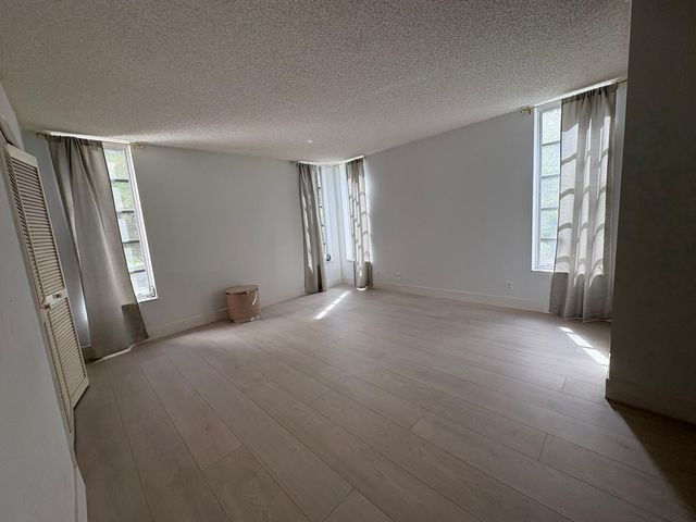 3970 OAKS CLUBHOUSE Drive 310, Pompano Beach, FL 33069