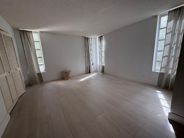 3970 OAKS CLUBHOUSE Drive 310, Pompano Beach, FL 33069