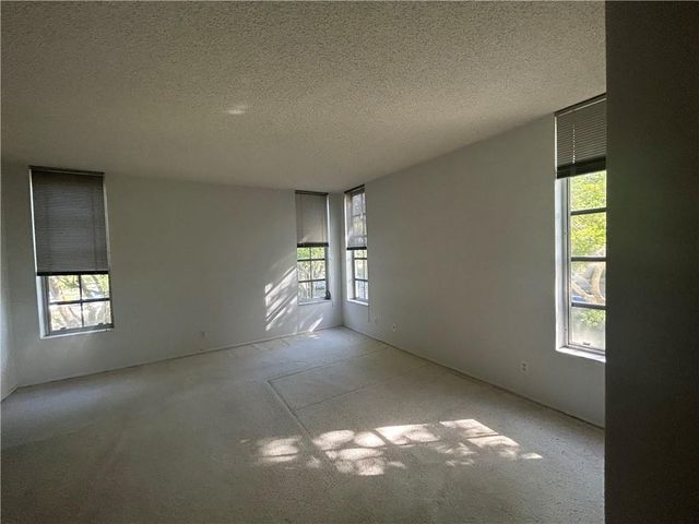 3970 OAKS CLUBHOUSE Drive 310, Pompano Beach, FL 33069