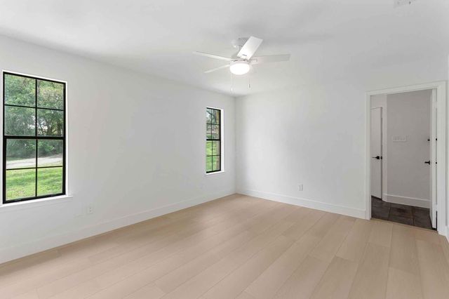 409 Village West DR, San Marcos, TX 78666