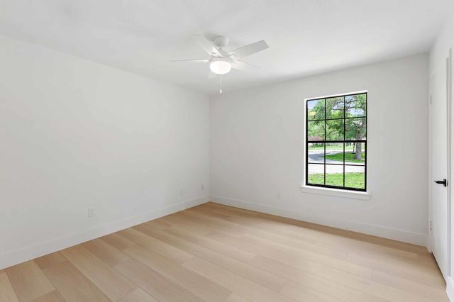 409 Village West DR, San Marcos, TX 78666