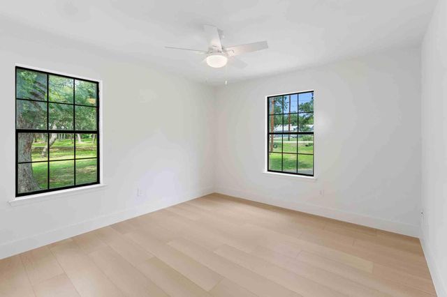 409 Village West DR, San Marcos, TX 78666