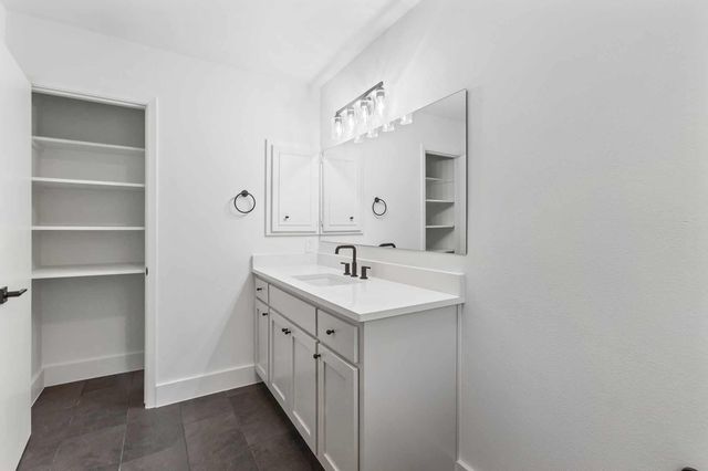 409 Village West DR, San Marcos, TX 78666