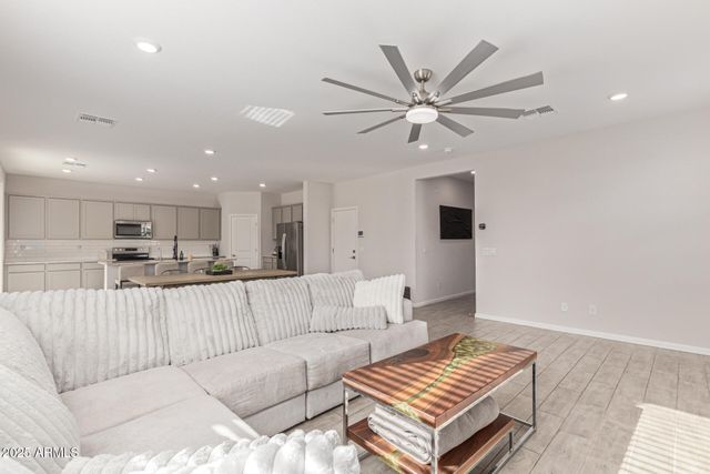 2757 E BLUFF SPRING Avenue, Apache Junction, AZ 85119