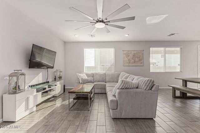 2757 E BLUFF SPRING Avenue, Apache Junction, AZ 85119