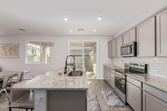 2757 E BLUFF SPRING Avenue, Apache Junction, AZ 85119