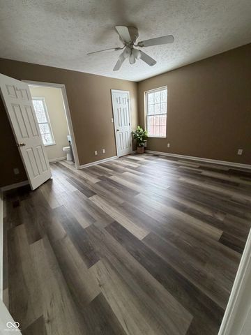 5849 Regency Drive, Columbus, IN 47203